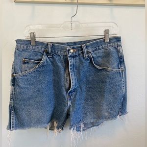 Wrangler Cutoff Daisy-Dukes